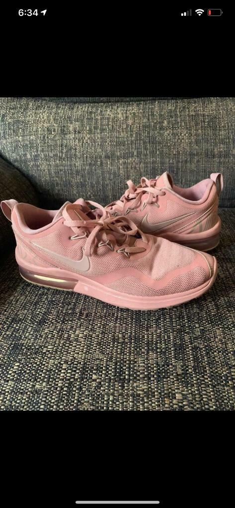 ladies nike trainers size 6